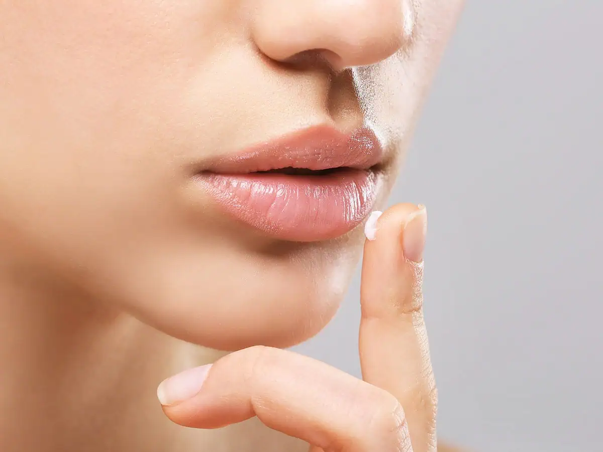 Устните ми изсъхват